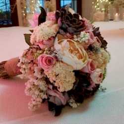 Yapay Gelin El Çiçeği