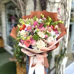 Kır Çiçeği ve Orkide Buketi