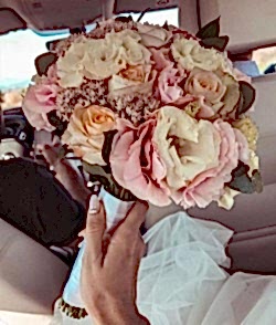 Elegant Gelin El Çiçeği