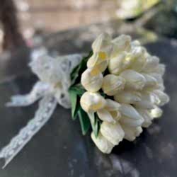 Yapay Beyaz Lale Gelin El Çiçeği